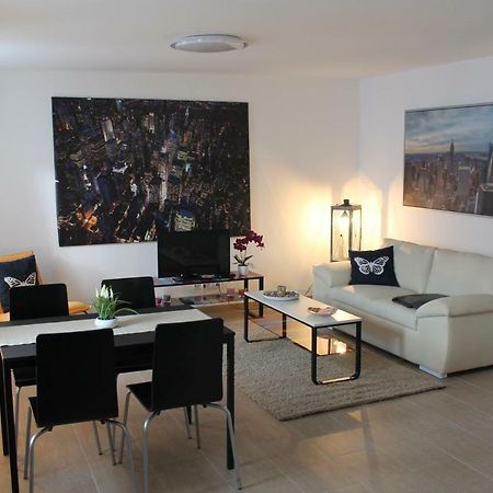 Urban-Style Apartment Wina Bagian luar foto
