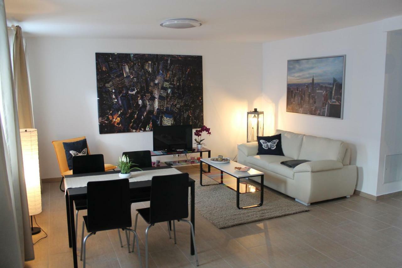 Urban-Style Apartment Wina Bagian luar foto