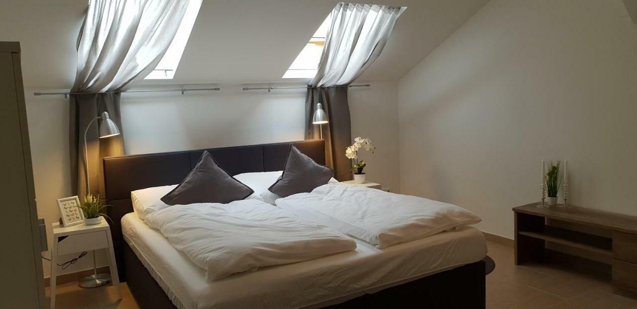 Urban-Style Apartment Wina Bagian luar foto
